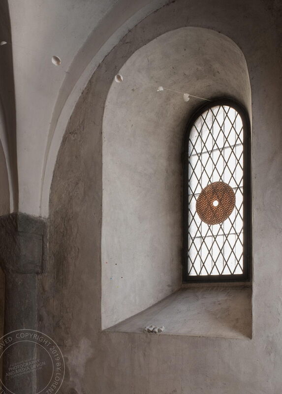 Mario Sala in der Krypta Grossmünster | Architekturfotografie Lorenz Ehrismann