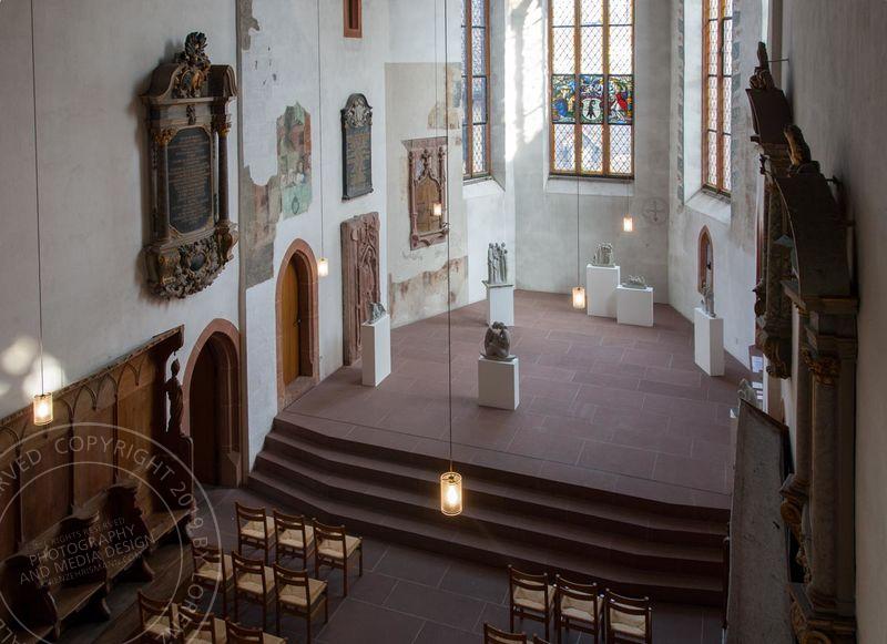 Eva Ehrismann, Bildhauerin – Ausstellungen in Kirchen und Klöster | Architekturfotografie Lorenz Ehrismann