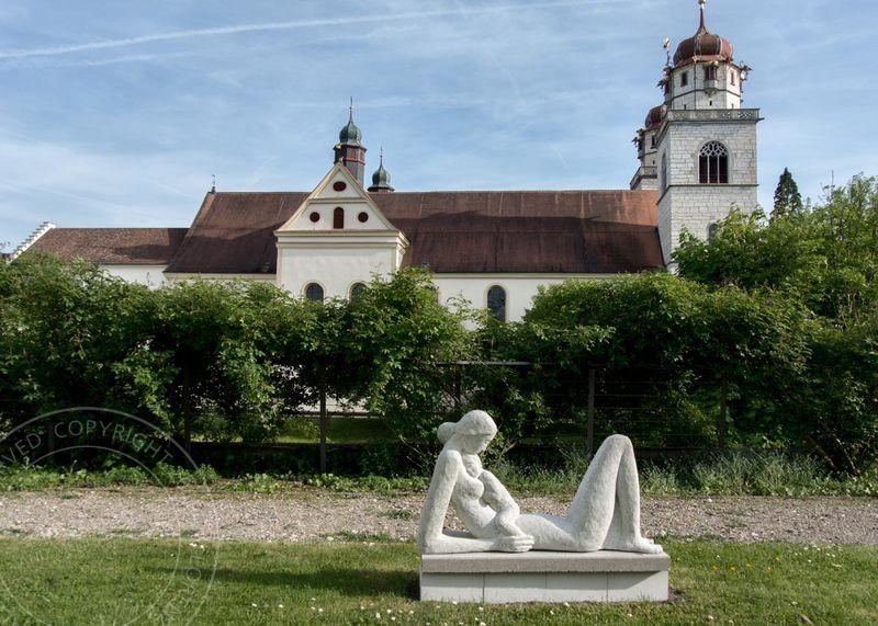 Eva Ehrismann, Bildhauerin – Ausstellungen in Kirchen und Klöster | Architekturfotografie Lorenz Ehrismann