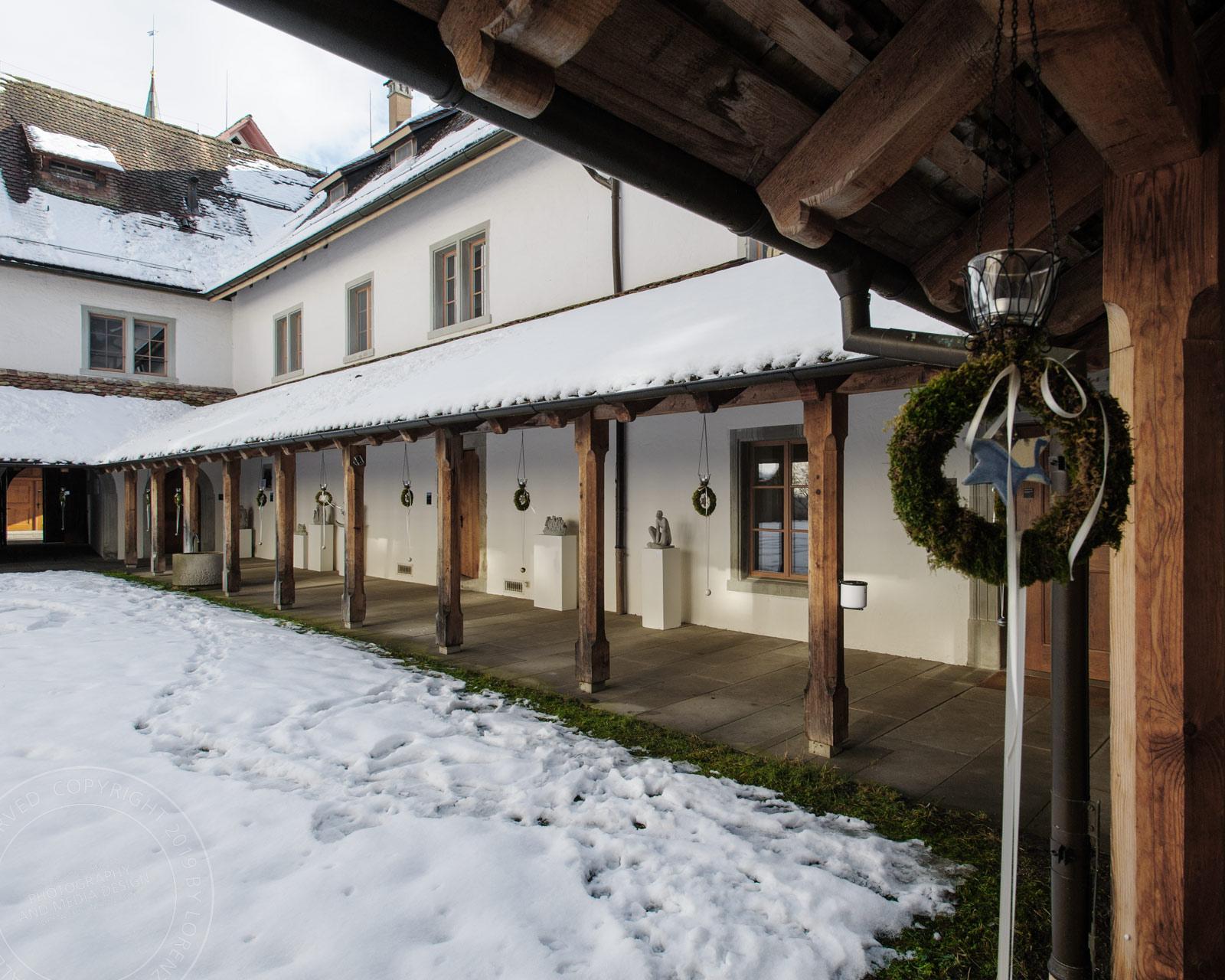 Eva Ehrismann, Bildhauerin – Ausstellungen in Kirchen und Klöster | Architekturfotografie Lorenz Ehrismann